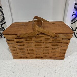 RARE VTG Winston Cigarettes Woven Picnic Basket With Hinged Lid & Accessories